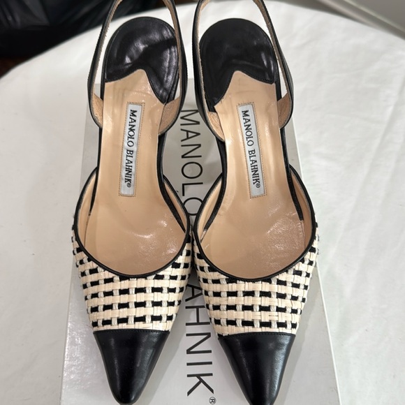 Cream and Black Manolo Blahnik Carolyn slingbacks - Picture 1 of 10